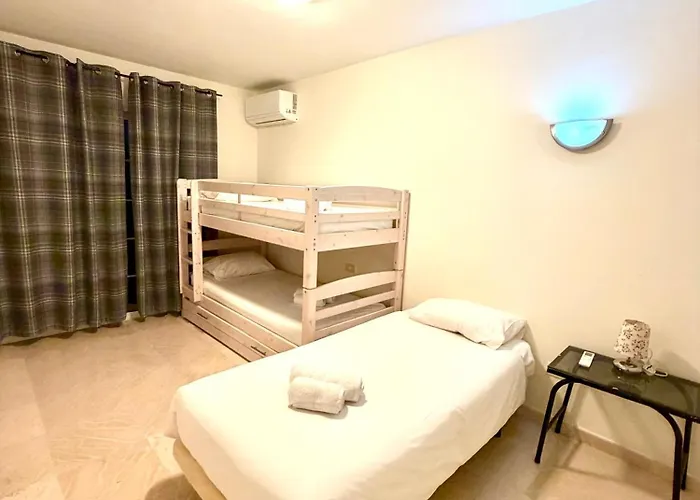 Elegant Mar Palm-mar