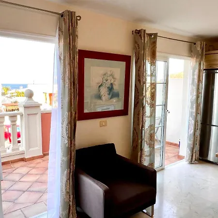 Elegant Palm Mar *