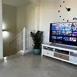 Elegant Mar شقة *
